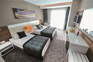 hotel White City Resort & Spa