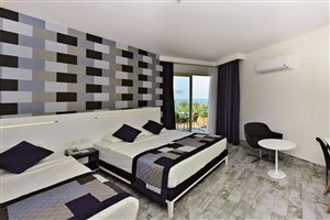 hotel White City Beach 16+