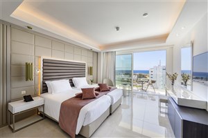 hotelový komplex Chrysomare Beach Hotel & Resort