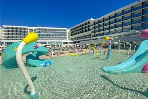 hotelový komplex Chrysomare Beach Hotel & Resort