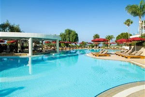 hotelový komplex St. Raphael Resort