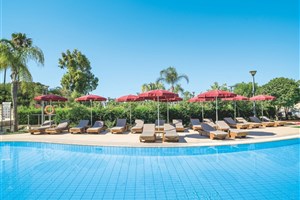 hotelový komplex St. Raphael Resort