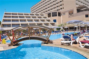 hotelový komplex St. Raphael Resort