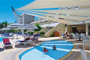 hotelový komplex St. Raphael Resort