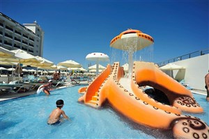 hotelový komplex Lake River Side Hotel & Spa