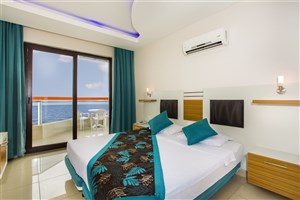 hotel Kleopatra Ada Beach