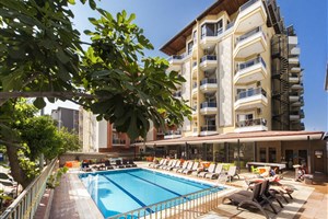 hotel Kleopatra Ada Beach