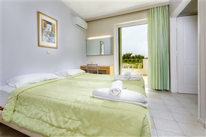 hotel Sovereign Beach