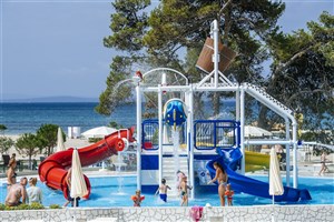 Apartmány Zaton Holiday Resort 3* - polpenzia